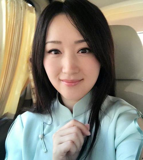 46岁杨钰莹生活照,岁月静好，优雅依旧”